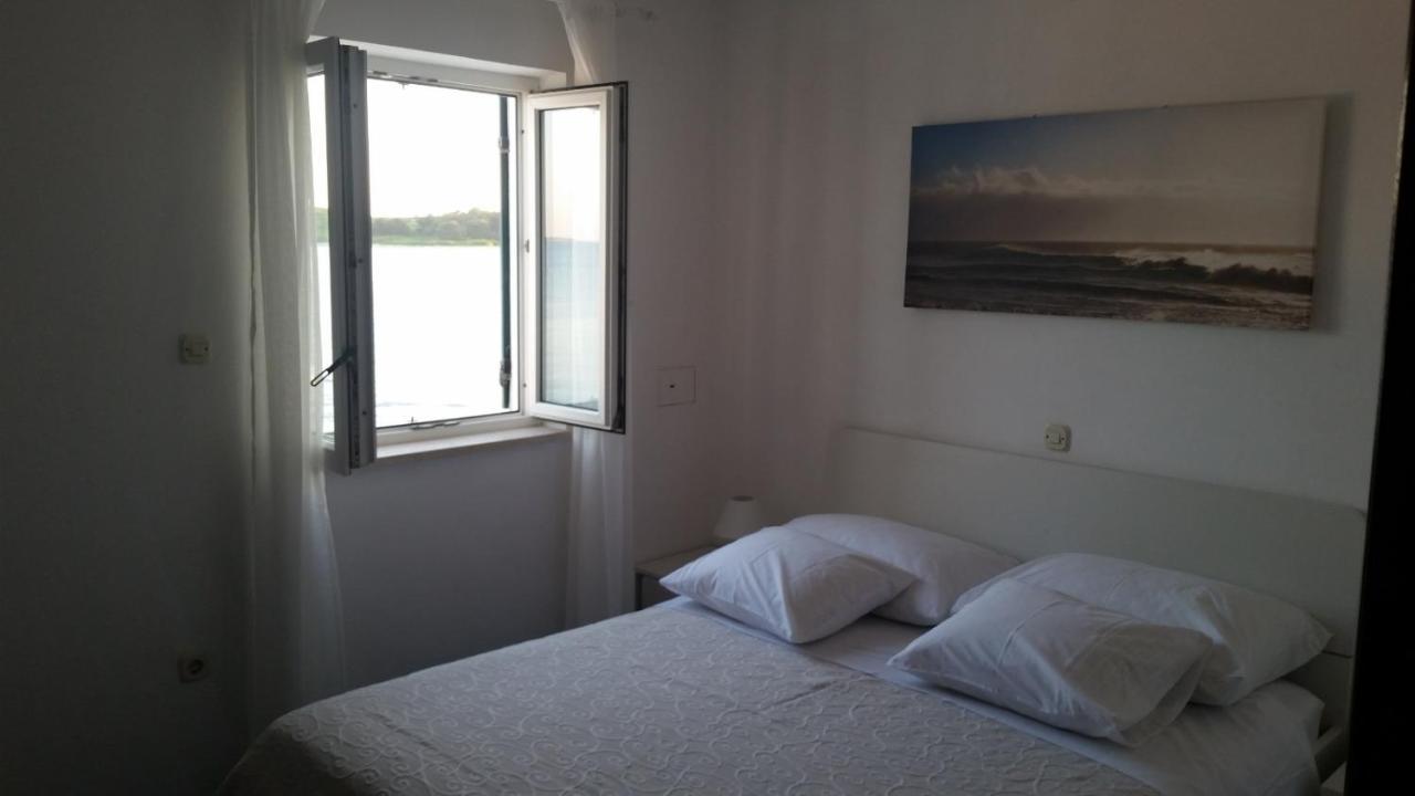 Apartman Pape Pakoštane Eksteriør billede